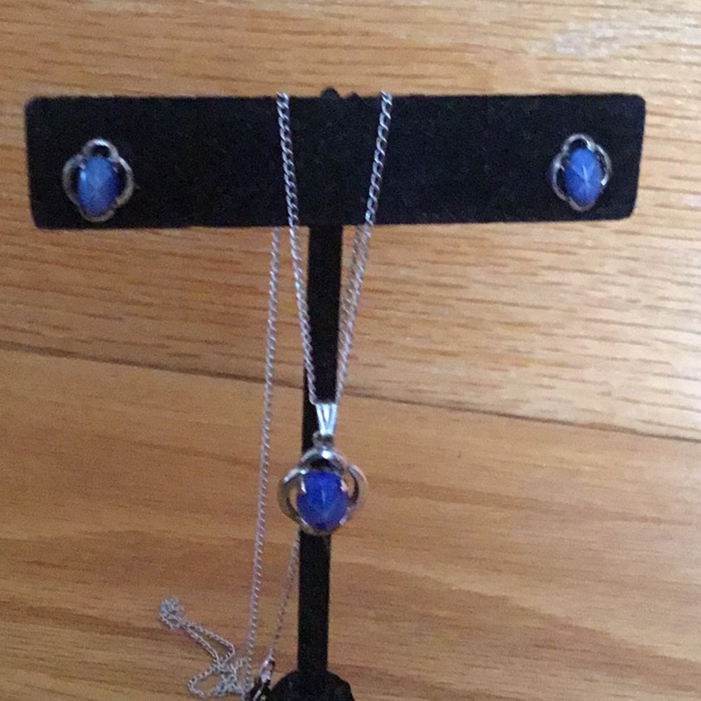 Star sapphire necklace and earring set